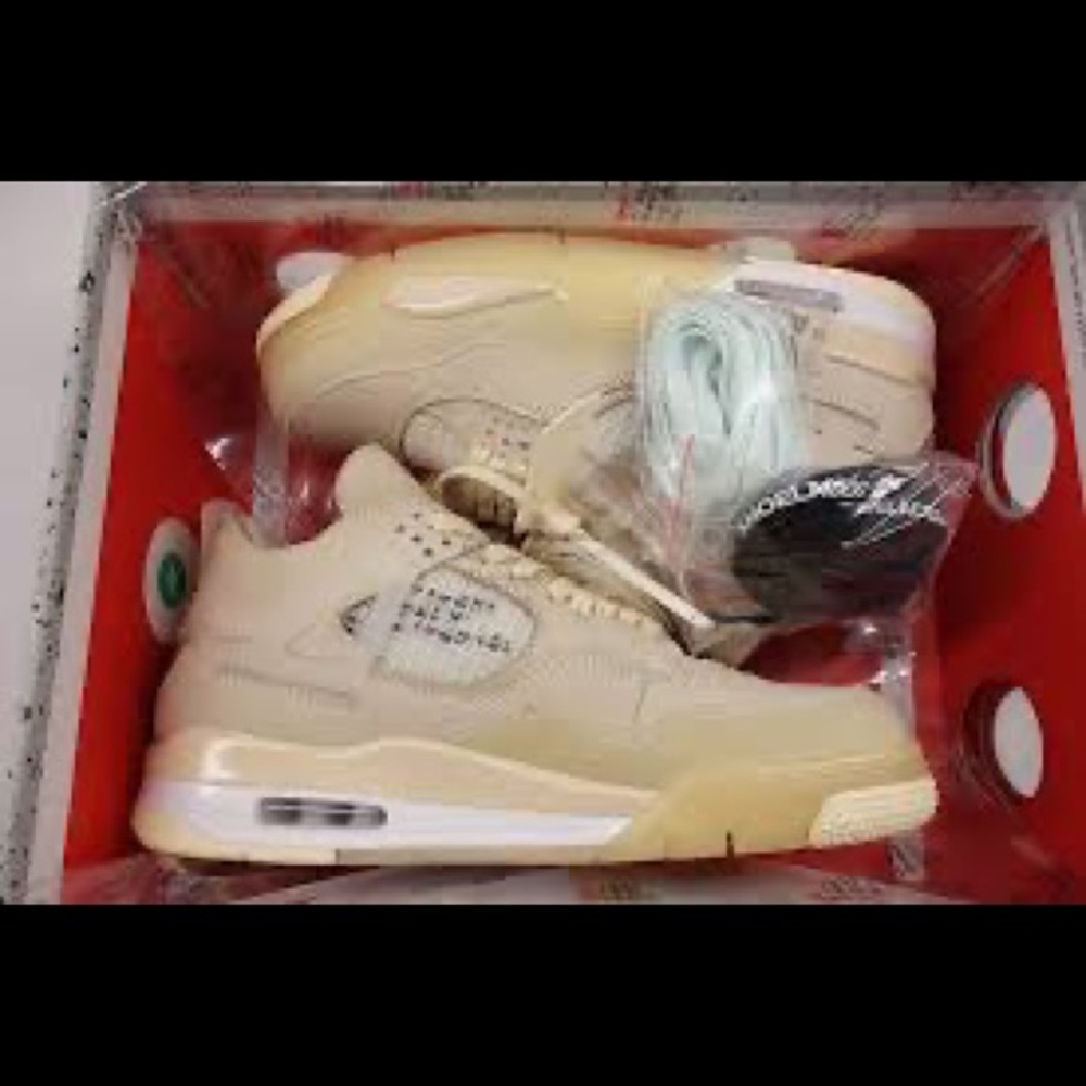 Off white jordans 4’s